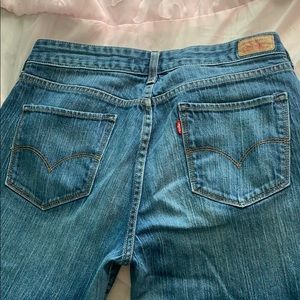 Levi’s capris